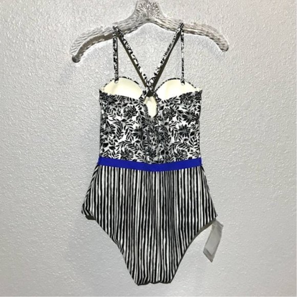 Saha Waterlily Shadow One Piece Swimsuit - Picture 3 of 12